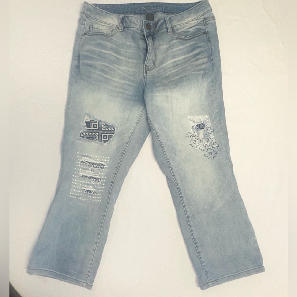 Lane Bryant • Distressed Pattern Patch And Embroidery Capris Size 14